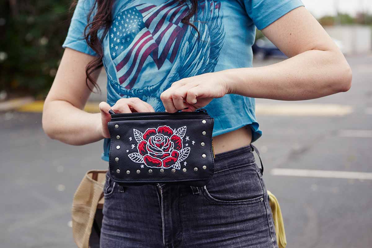Hot Leathers CPE2103 Embroidered Clip Pouch Purse with Rose and Stars - Image 5