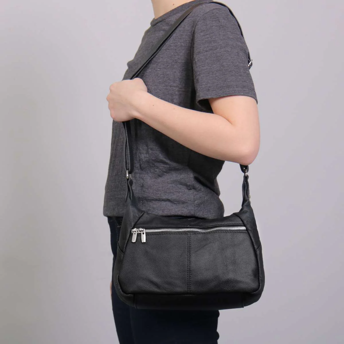 Hot Leathers Large Leather Purse with Zipper Pocket PUA1162 - Image 9
