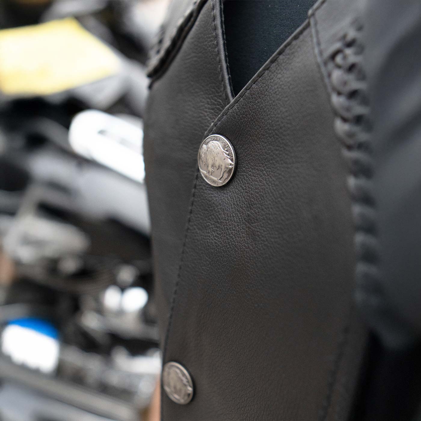 Hot Leathers VSM1008 Men's Black 'Buffalo Nickel Snap' Leather Vest - Image 4