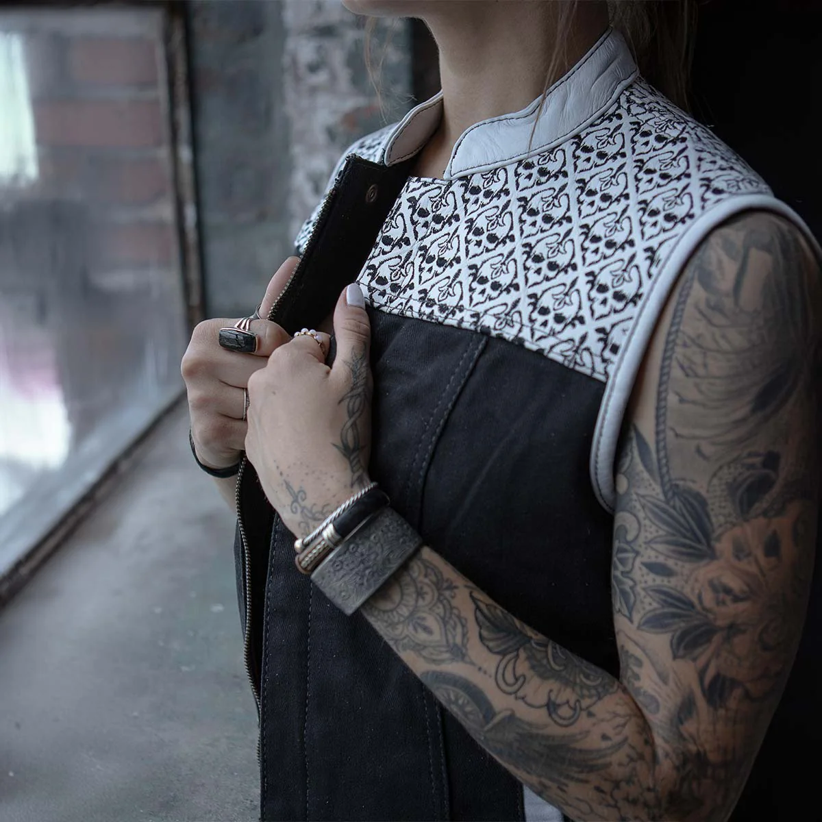 Milwaukee Leather MDL4050 Women's 'Skelly' Black with White Motorcycle Denim Vest w/ Skull Embroidery - Image 4