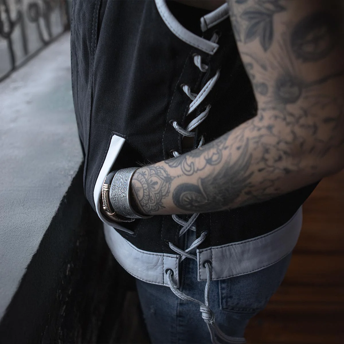 Milwaukee Leather MDL4050 Women's 'Skelly' Black with White Motorcycle Denim Vest w/ Skull Embroidery - Image 9