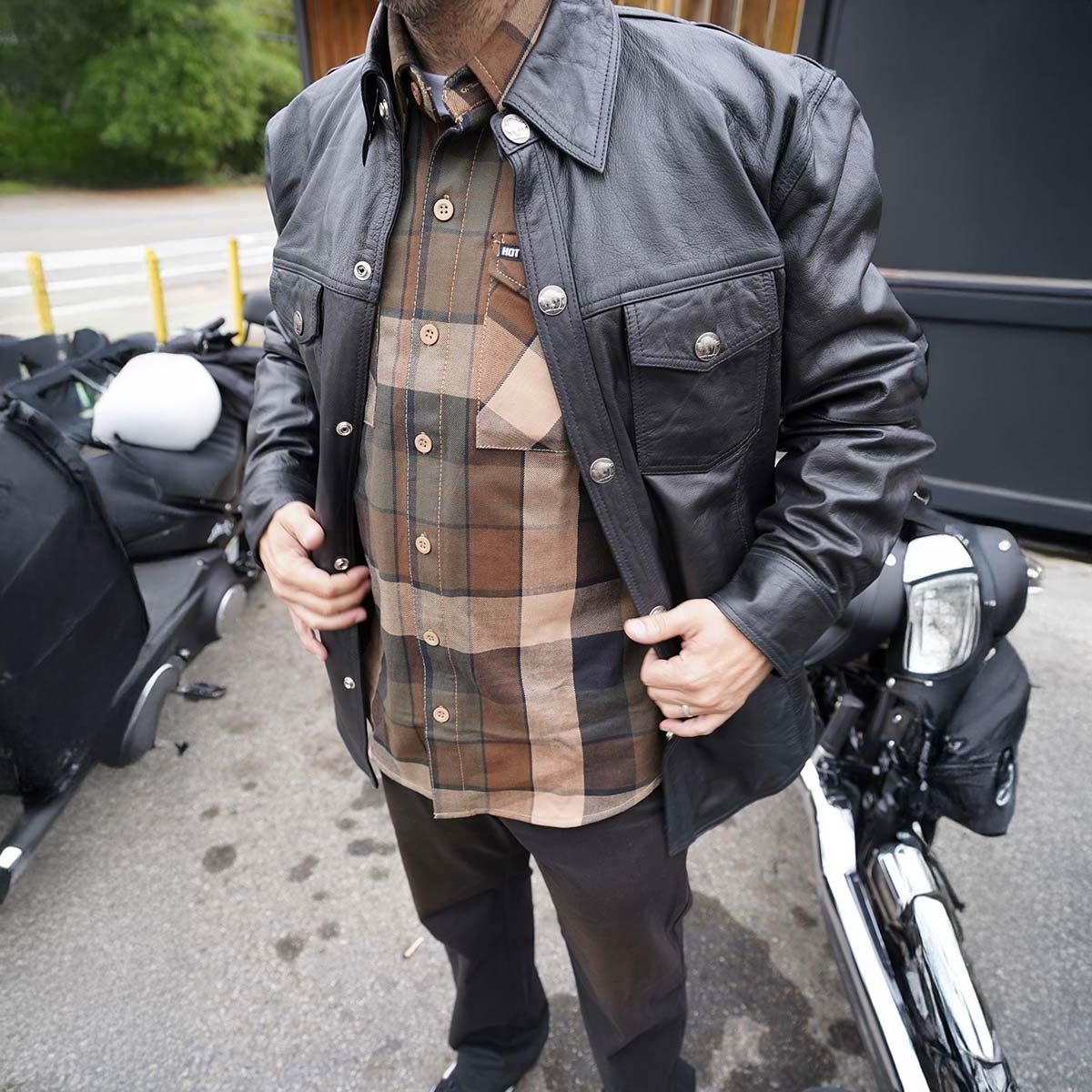 Milwaukee Leather MLM1613 Men's Distressed Brown Casual Biker Rider Leather Shirt w/ Vintage 5 Cent Buffalo Buttons - Image 4