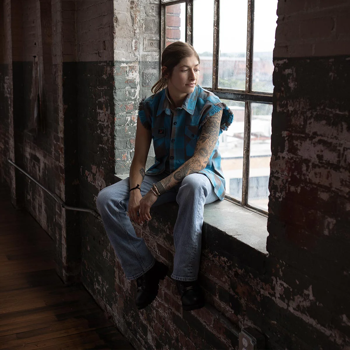Milwaukee Leather MNG21623 Women's Flannel Brown/Aqua Button Down Sleeveless Cut Off Shirt w/ Frill Arm - Image 10